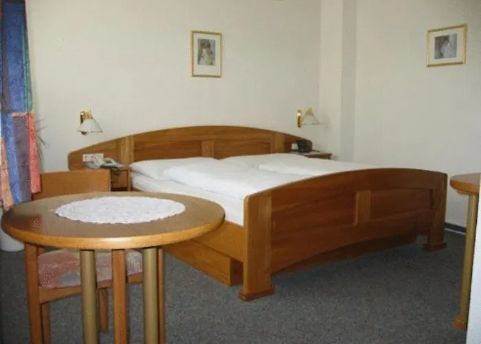 Πανσιόν Baumkirchner 3*